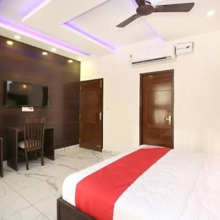 Hotel Ska Chandīgarh Екстериор снимка